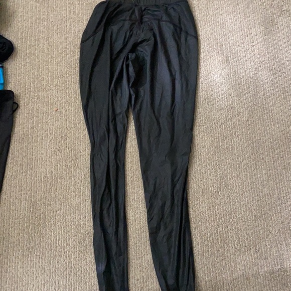 Black leggings - Picture 2 of 3